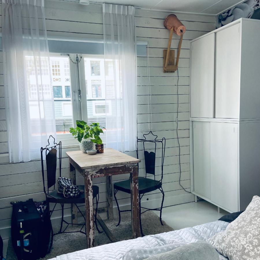 Houseboat Bonnie Bed and breakfast Ámsterdam